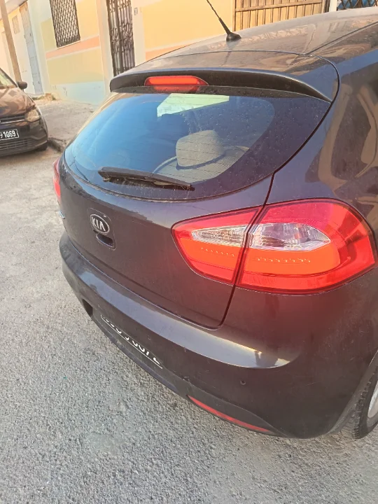 Kia RIO - Photo 10