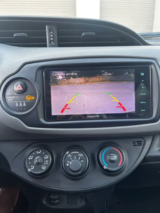 Toyota Yaris - Photo 11