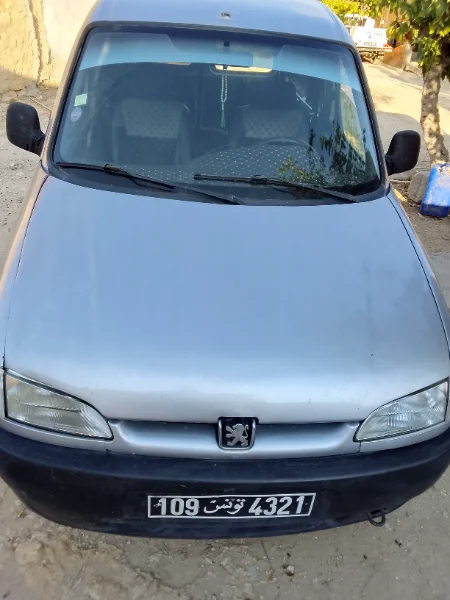 Peugeot Partner 1999 Diesel 1 300 000 km Kairouan