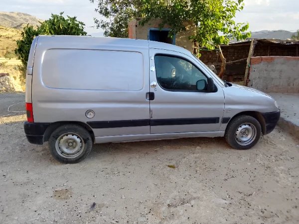 Peugeot Partner - Photo 4