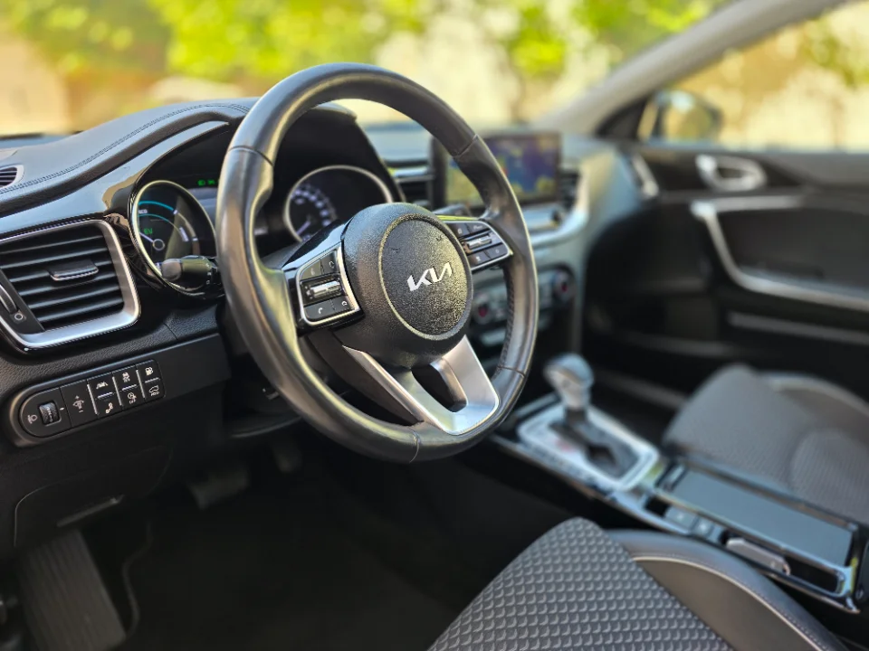 Kia XCEEED - Photo 4