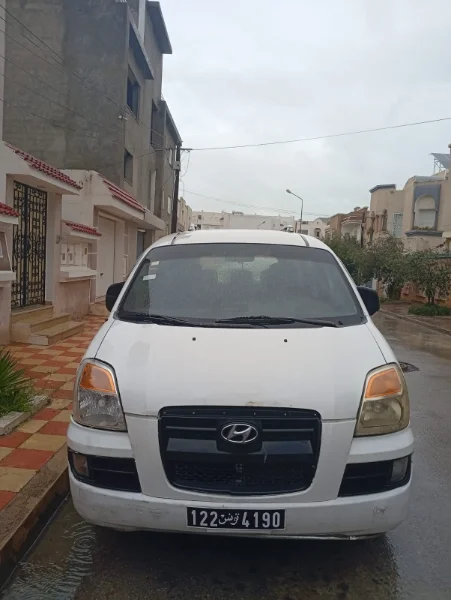 Hyundai H1 2006 Diesel 900 km Ben arous