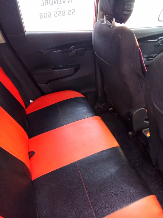 Mahindra KUV 100 - Photo 2