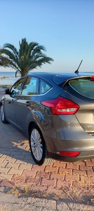 Ford FOCUS - Photo 2