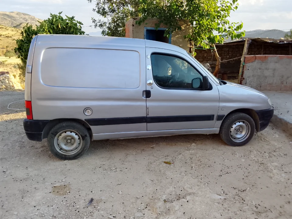 Peugeot Partner - Photo 4