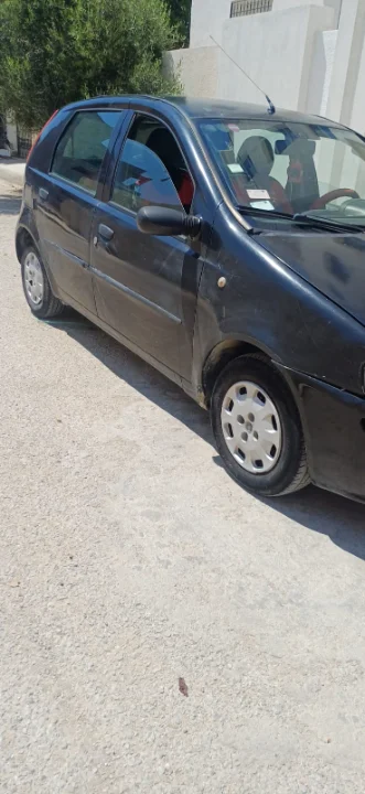 Fiat PUNTO - Photo 2