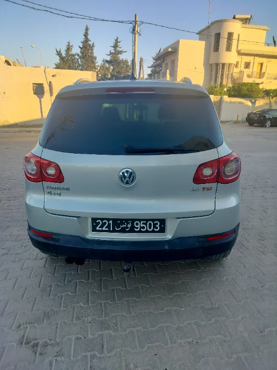Volkswagen Tiguan - Photo 2