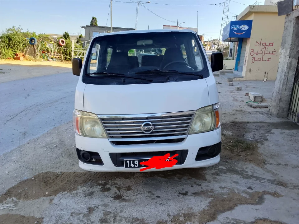 Nissan Autres 2010