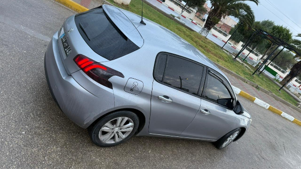 Peugeot 308 - Photo 3