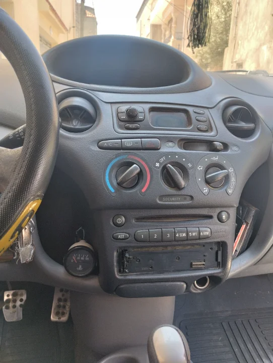 Toyota Yaris - Photo 3