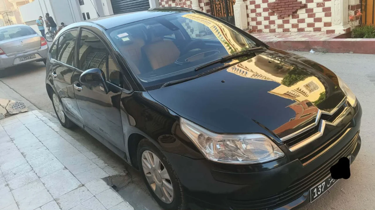 Citroen C4 - Photo 8