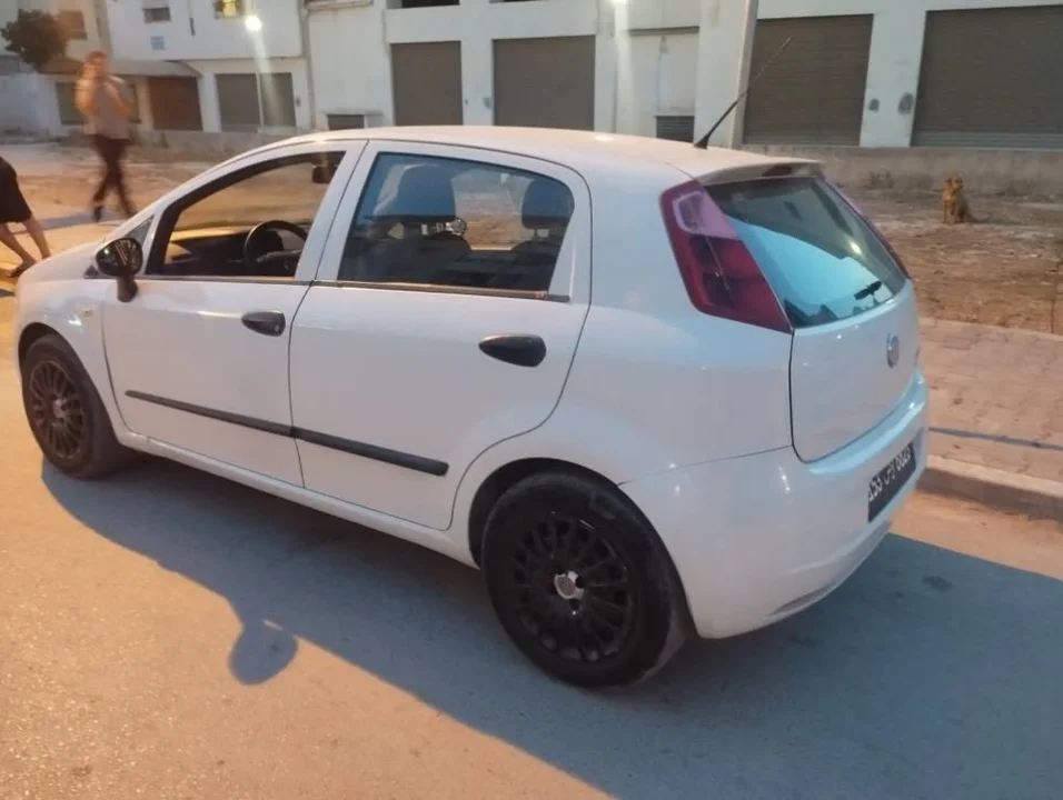 Fiat GRANDE PUNTO - Photo 4