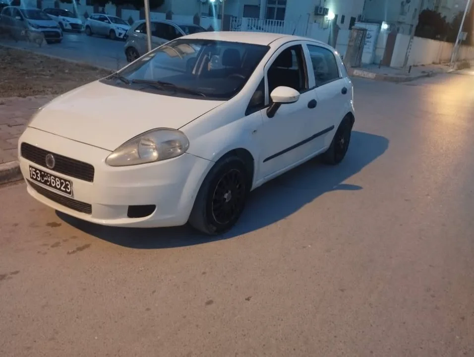 Fiat GRANDE PUNTO - Photo 3