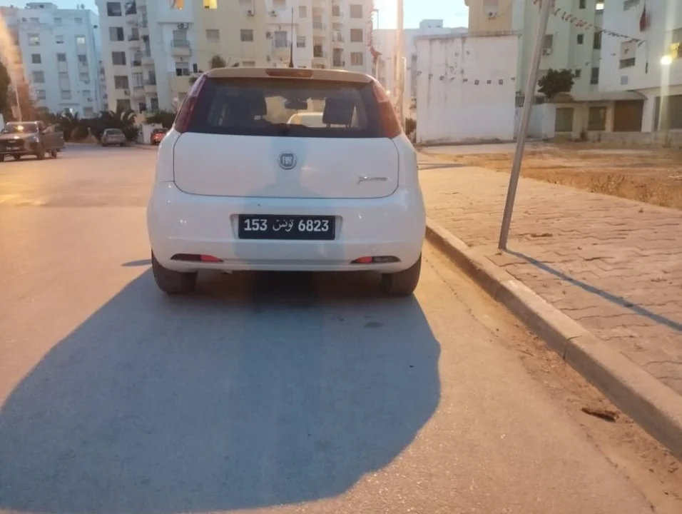 Fiat GRANDE PUNTO - Photo 2
