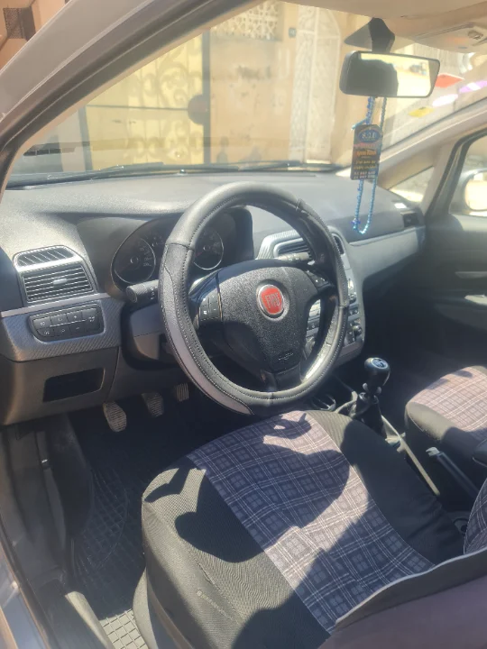 Fiat GRANDE PUNTO - Photo 3