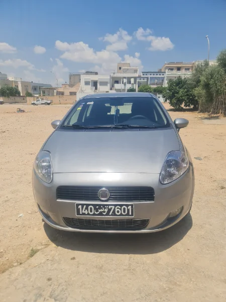 Fiat Grande punto 2009 Essence 235 km Ben arous
