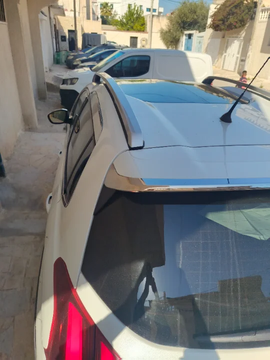 Peugeot 2008 - Photo 6