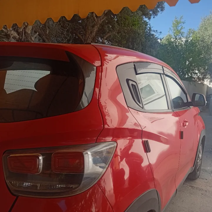 Mahindra KUV 100 - Photo 2