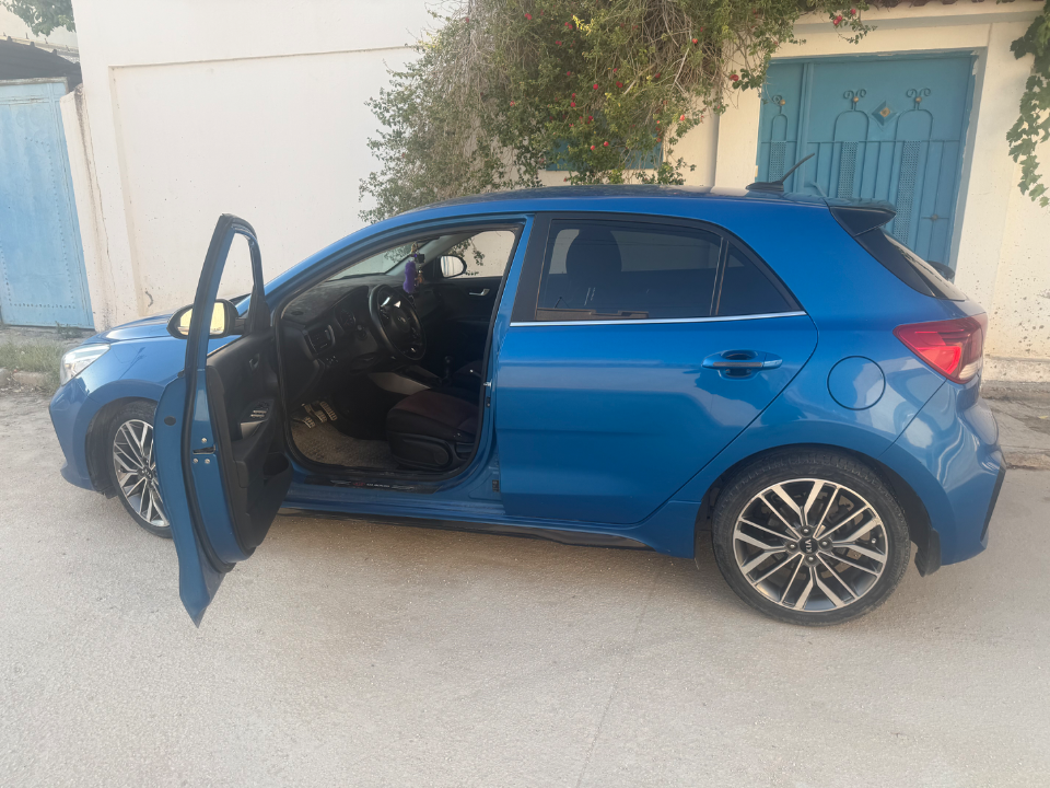 Kia RIO - Photo 4