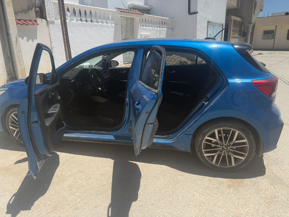 Kia RIO - Photo 3