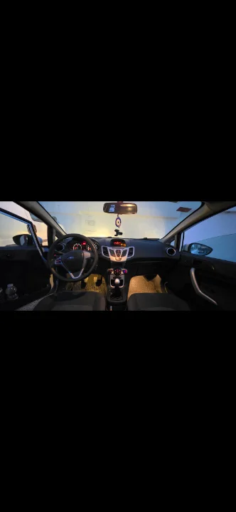 Ford FIESTA - Photo 2