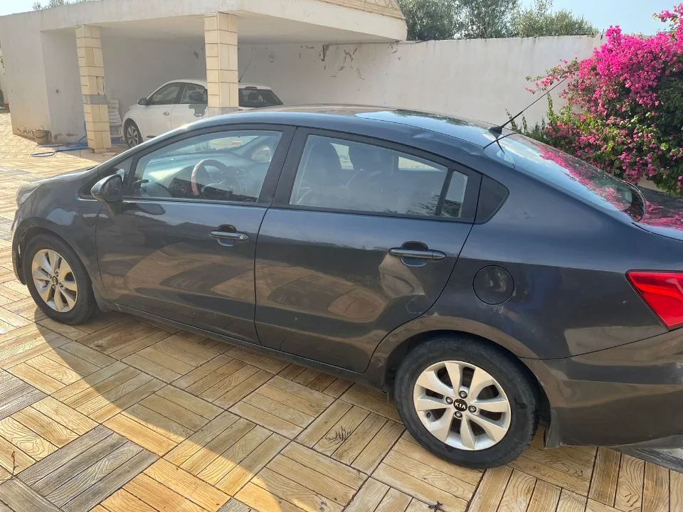 Kia RIO - Photo 2
