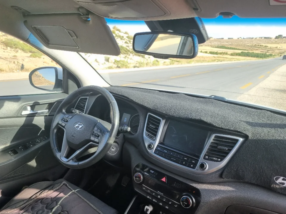 Hyundai TUCSON - Photo 2