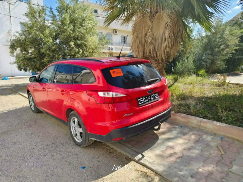 Ford FOCUS - Photo 6