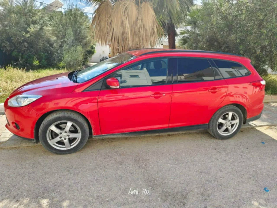Ford FOCUS - Photo 2