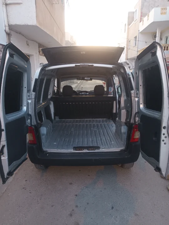 Peugeot Partner - Photo 4