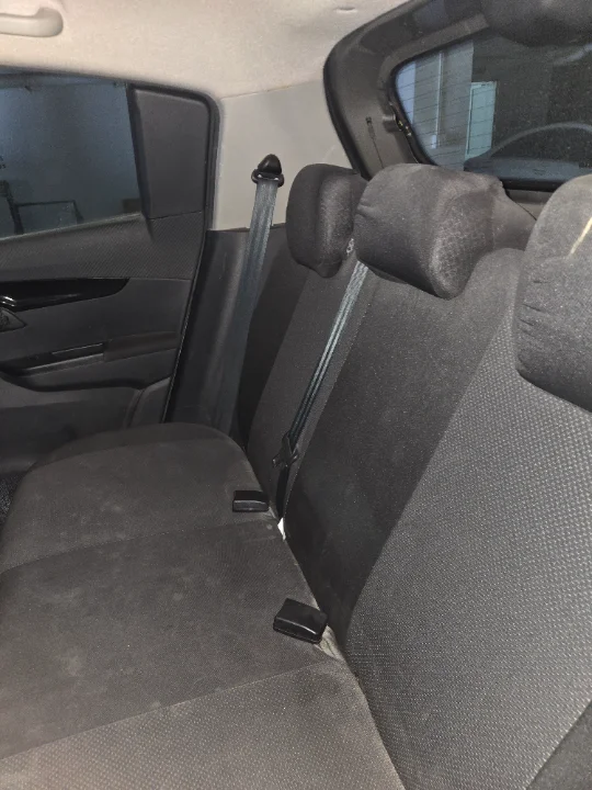 Mahindra KUV 100 - Photo 3