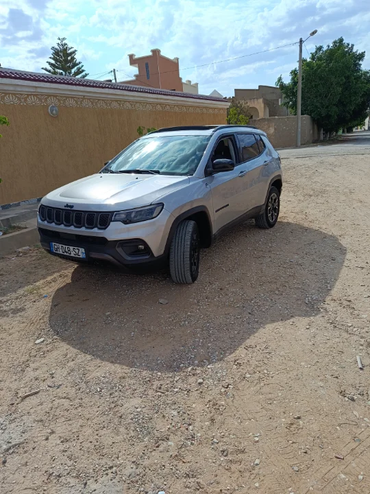 Jeep COMPASS - Photo 2
