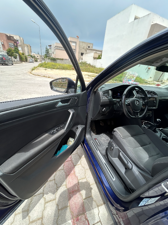 Volkswagen Tiguan - Photo 12