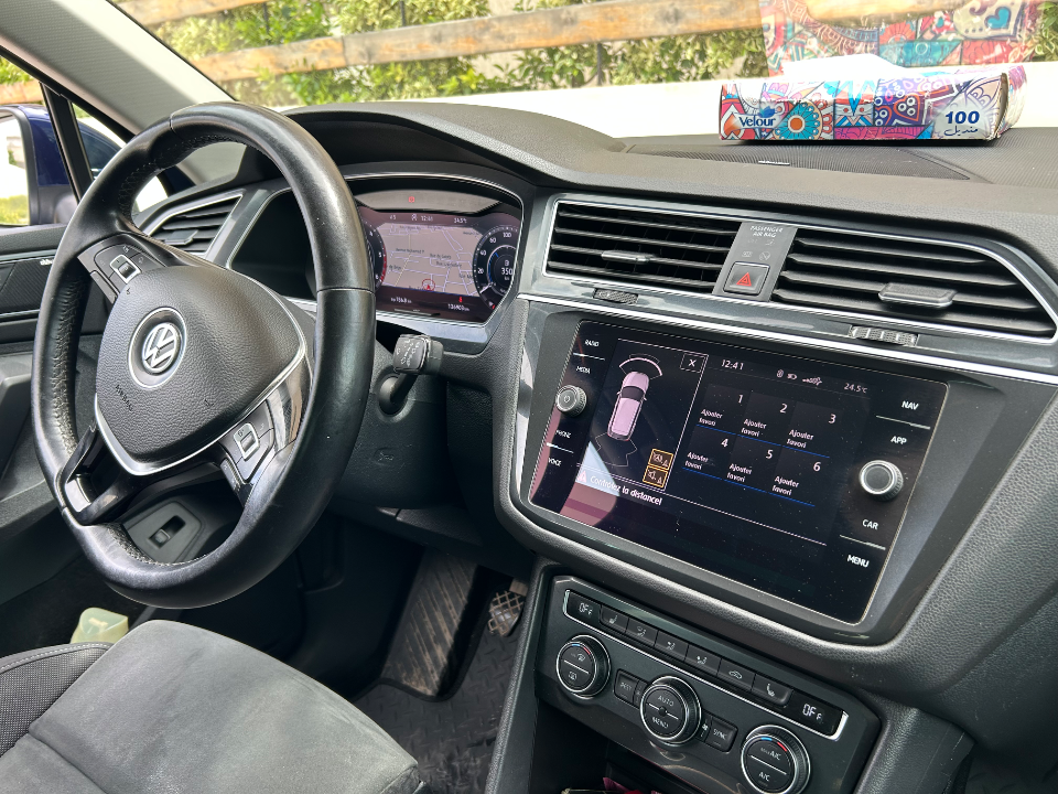 Volkswagen Tiguan - Photo 3