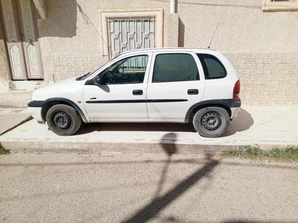 Opel Corsa - Photo 2