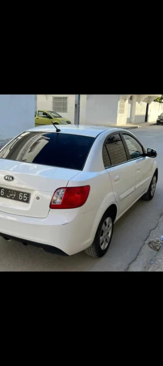 Kia RIO - Photo 2