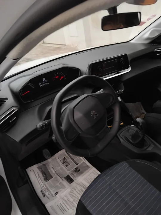 Peugeot 208 - Photo 5