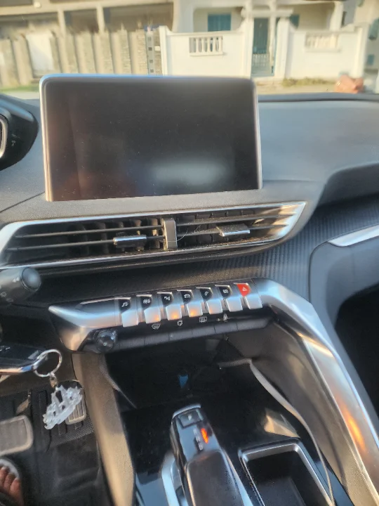 Peugeot 3008 - Photo 2