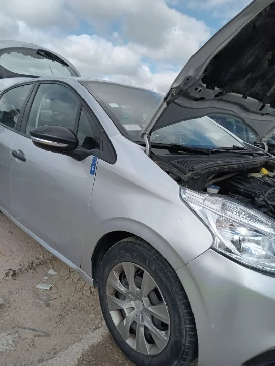 Peugeot 208 - Photo 10