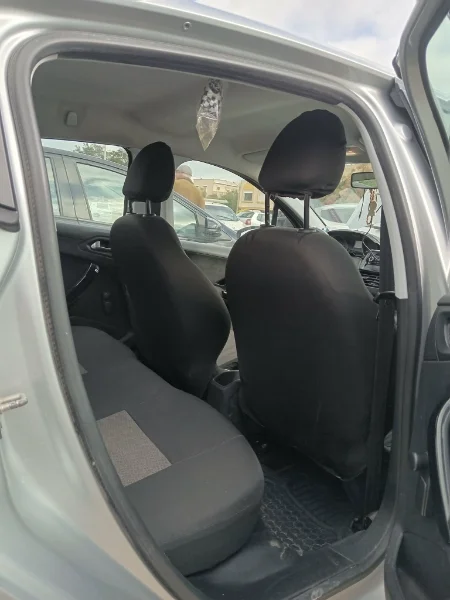 Peugeot 208 - Photo 11