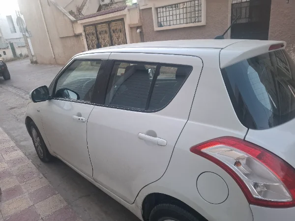 Suzuki Swift - Photo 4
