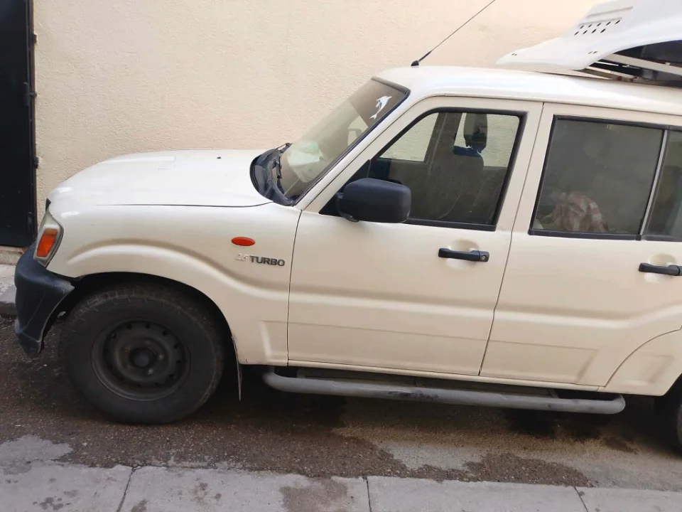Mahindra BOLERO - Photo 7