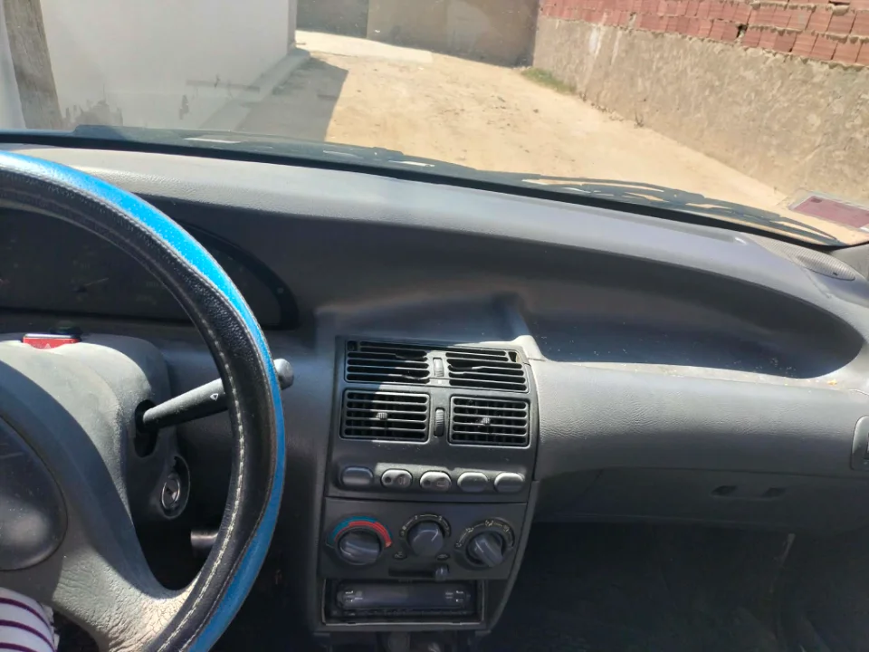 Fiat PUNTO - Photo 2