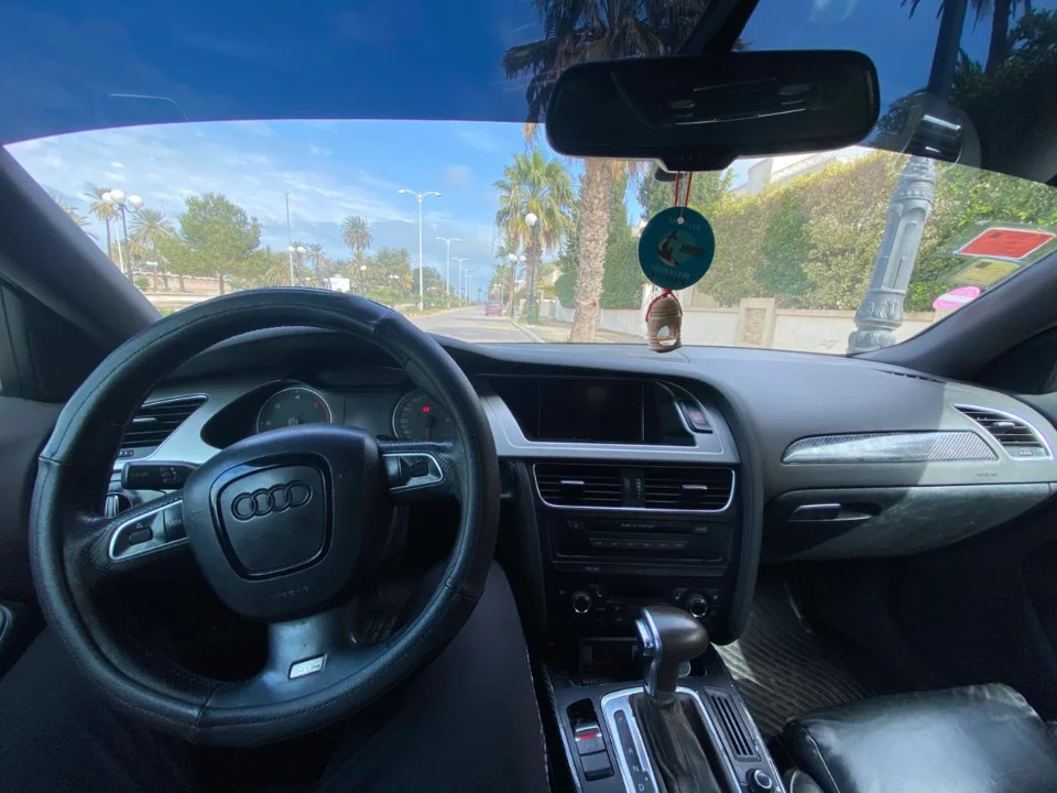 Audi A4 - Photo 7