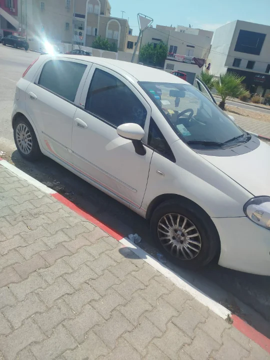 Fiat PUNTO - Photo 4