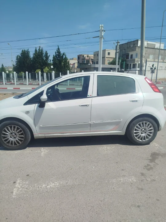 Fiat PUNTO - Photo 2