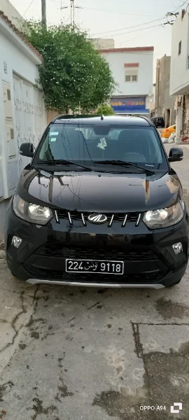 Mahindra Kuv 100 k6+