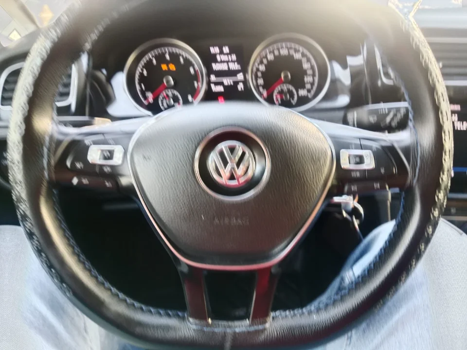 Volkswagen Golf - Photo 8