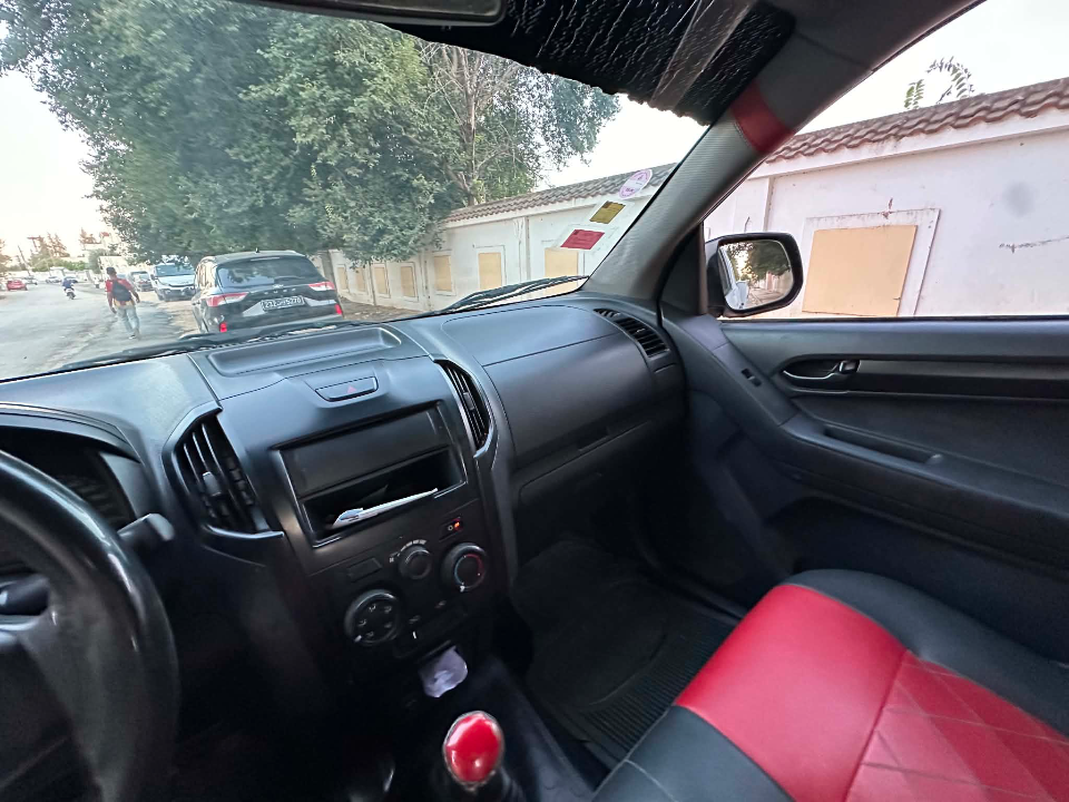 Isuzu D MAX - Photo 2