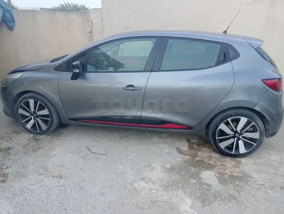 Renault Clio - Photo 4